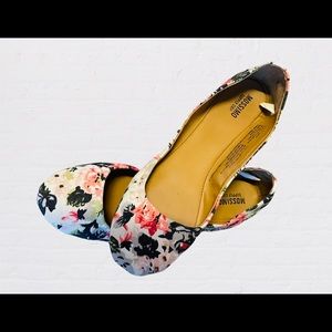 Mossimo brand floral flats size 7.5
